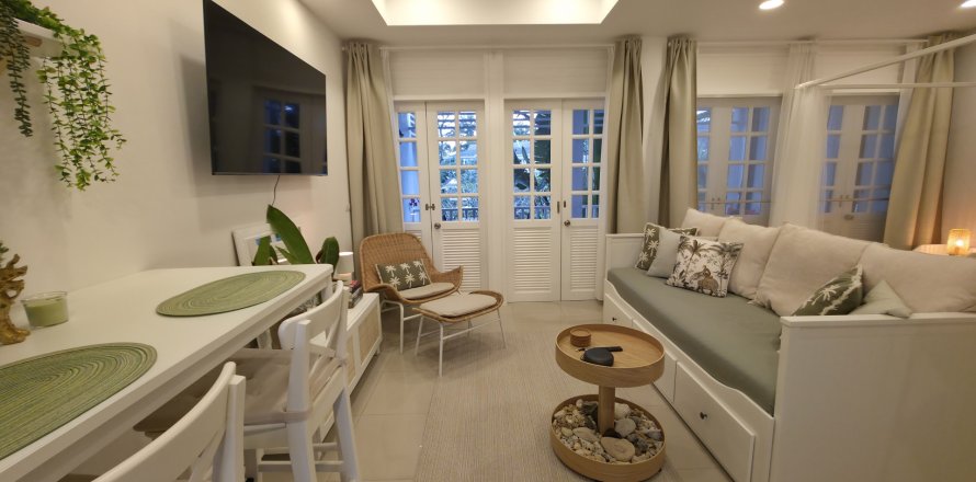 Studio in the Condo in Phuket, Thailand  № 154982