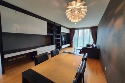 Condominio de 2 dormitorios en Khlong Toei, Bangkok, Tailandia № 69739 - foto 2