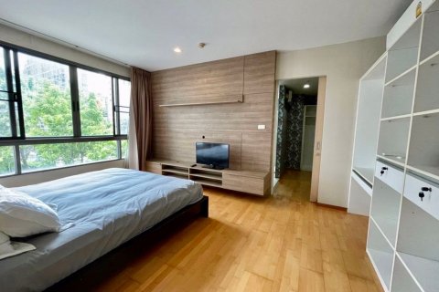 Condominio de 2 dormitorios en Khlong Toei, Bangkok, Tailandia № 69739 - foto 7