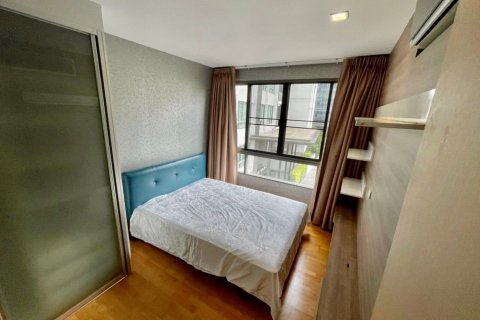 Condominio de 2 dormitorios en Khlong Toei, Bangkok, Tailandia № 69739 - foto 11