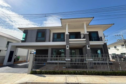 Haus in Pattaya, Thailand 4 Schlafzimmer № 117011