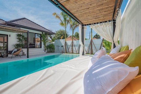 Casa de 5 dormitorios en Pattaya, Tailandia № 117010 - foto 4