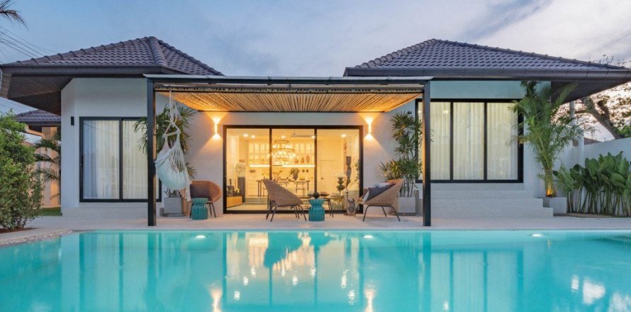 Casa de 5 dormitorios en Pattaya, Tailandia № 117010
