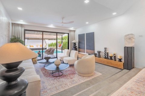 Casa de 5 dormitorios en Pattaya, Tailandia № 117010 - foto 10