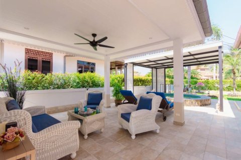 Chalet de 2 dormitorios en Hua Hin, Tailandia № 172698 - foto 8