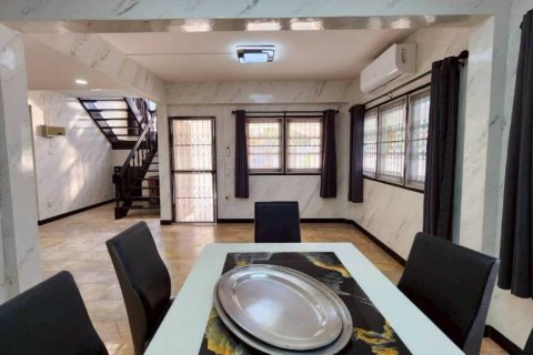 Casa de 3 dormitorios en Pattaya, Tailandia № 172700 - foto 6