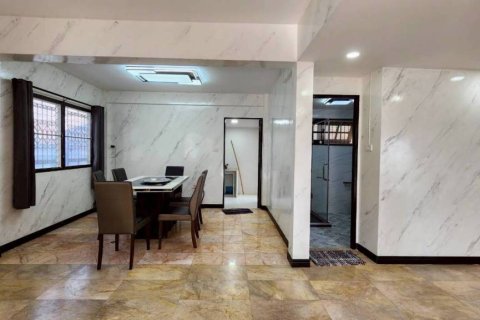 Casa de 3 dormitorios en Pattaya, Tailandia № 172700 - foto 5