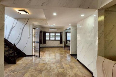 Casa de 3 dormitorios en Pattaya, Tailandia № 172700 - foto 4