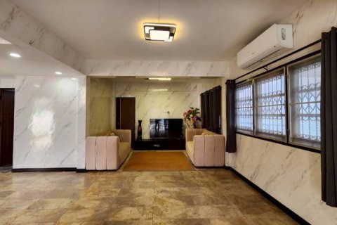Casa de 3 dormitorios en Pattaya, Tailandia № 172700 - foto 2