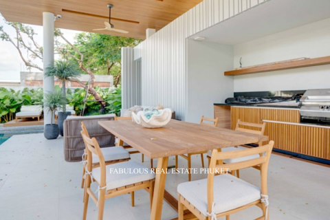 Chalet de 5 dormitorios en Bang Tao, Tailandia № 179577 - foto 9