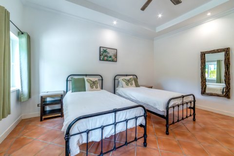 Villa in Pattaya, Thailand 5 Schlafzimmer № 135365 - Foto 22