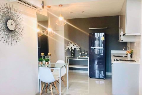 Condominio de 2 dormitorios en Huai Khwang, Bangkok, Tailandia № 48001 - foto 2
