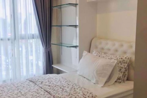Condominio de 2 dormitorios en Huai Khwang, Bangkok, Tailandia № 48001 - foto 5