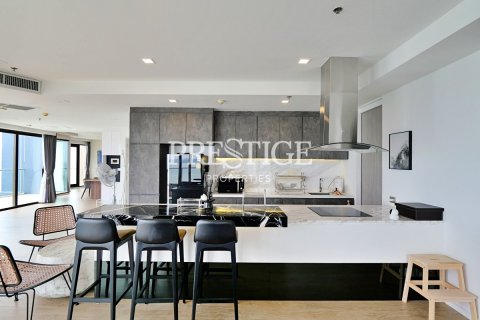 Condo in Pattaya, Thailand, 3 bedrooms № 198443 - photo 9