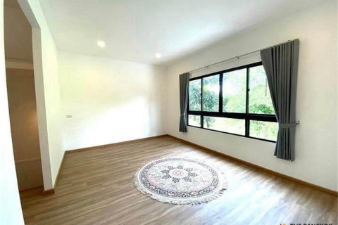 Reihenhaus in Bangkok, Thailand 3 Schlafzimmer № 189579 - Foto 2