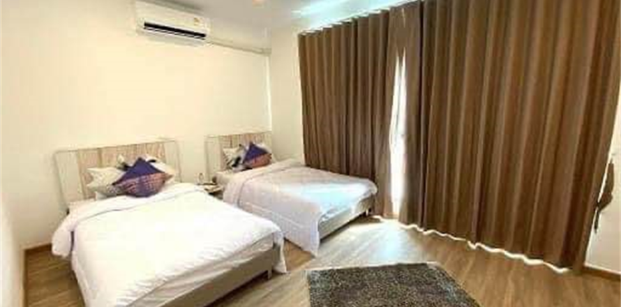 Reihenhaus in Bangkok, Thailand 3 Schlafzimmer № 189579