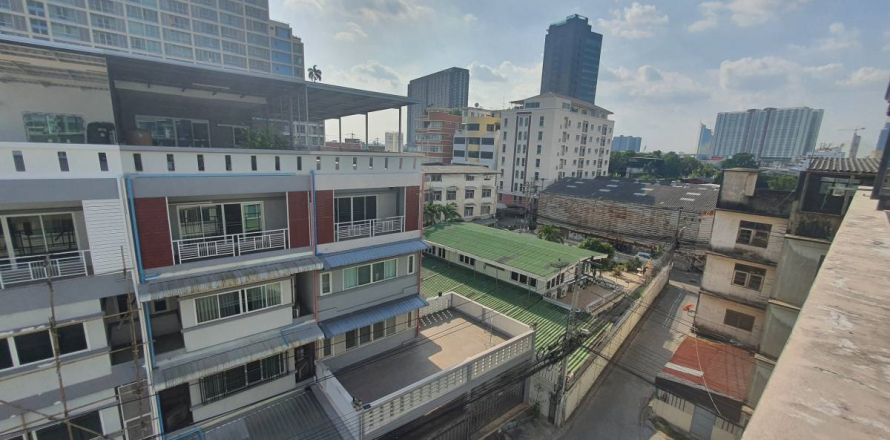 Adosado de 5 dormitorios en Bangkok, Tailandia № 189577