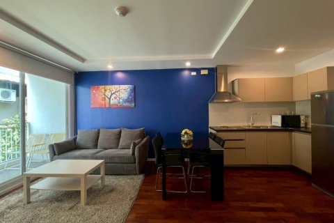 Condominio de 1 dormitorio en Khlong Toei, Bangkok, Tailandia № 172790 - foto 2