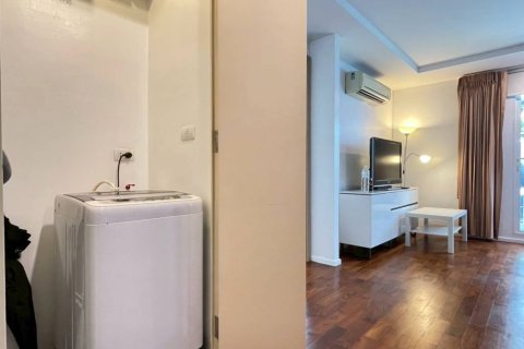 Condominio de 1 dormitorio en Khlong Toei, Bangkok, Tailandia № 172790 - foto 5