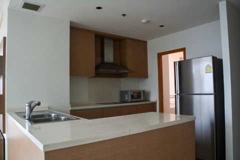 Condo in Bangkok, Thailand, 3 bedrooms  № 66386 - photo 8