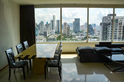 Condo in Bangkok, Thailand, 3 bedrooms  № 66386 - photo 6