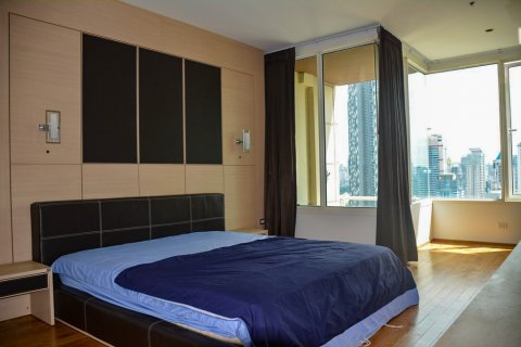 Condo in Bangkok, Thailand, 3 bedrooms  № 66386 - photo 9