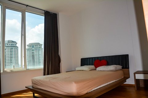 Condo in Bangkok, Thailand, 3 bedrooms  № 66386 - photo 11
