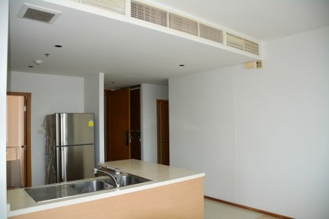 Condo in Bangkok, Thailand, 3 bedrooms  № 66386 - photo 7
