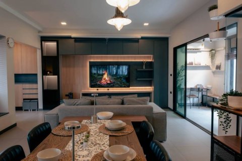 Casa de 3 dormitorios en Samut Prakan, Tailandia № 146682 - foto 4