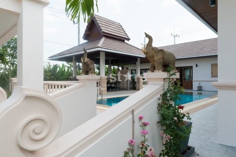 Casa de 3 dormitorios en Hua Hin, Tailandia № 67095 - foto 2