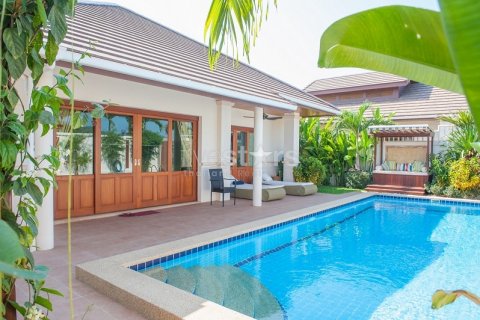 Casa de 3 dormitorios en Hua Hin, Tailandia № 67094 - foto 2