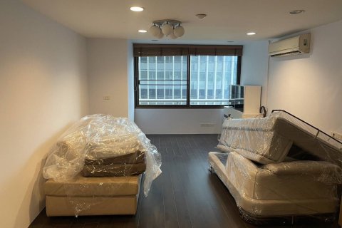 Studio in the Condo in Watthana, Bangkok, Thailand  № 159442 - Foto 3
