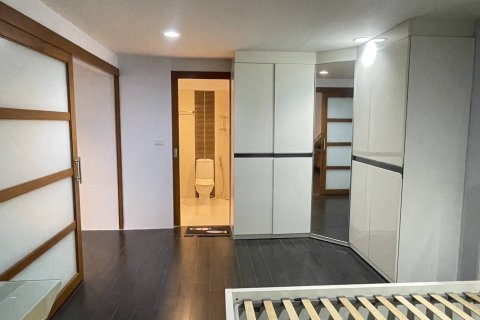 Studio in the Condo in Watthana, Bangkok, Thailand  № 159442 - Foto 6
