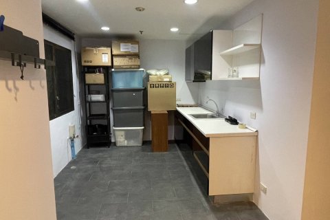 Studio in the Condo in Watthana, Bangkok, Thailand  № 159442 - Foto 4