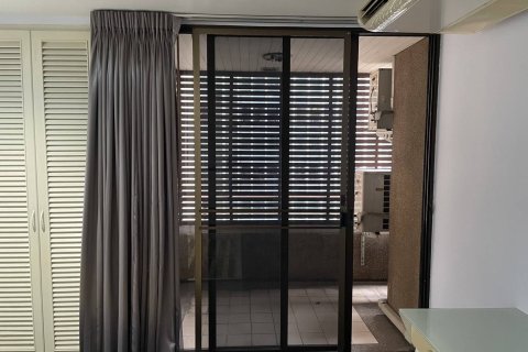 Studio in the Condo in Watthana, Bangkok, Thailand  № 159442 - Foto 19