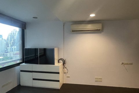 Studio in the Condo in Watthana, Bangkok, Thailand  № 159442 - Foto 2