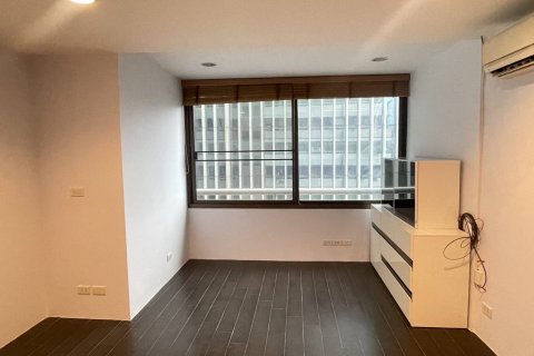 Studio in the Condo in Watthana, Bangkok, Thailand  № 159442 - Foto 11