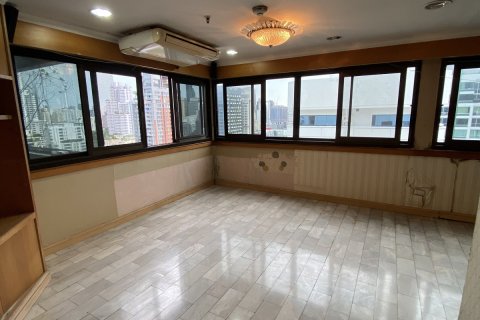 Eigentumswohnung in Watthana, Bangkok, Thailand, 4 Schlafzimmer № 200596 - Foto 25