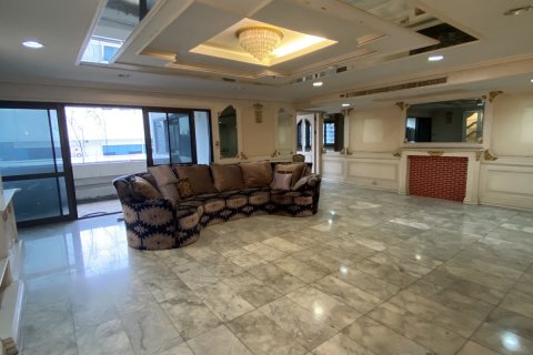 Eigentumswohnung in Watthana, Bangkok, Thailand, 4 Schlafzimmer № 200596 - Foto 29