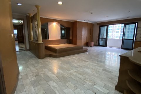 Eigentumswohnung in Watthana, Bangkok, Thailand, 4 Schlafzimmer № 200596 - Foto 20