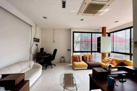 Casa de 4 dormitorios en Khlong Toei, Bangkok, Tailandia № 152383 - foto 9