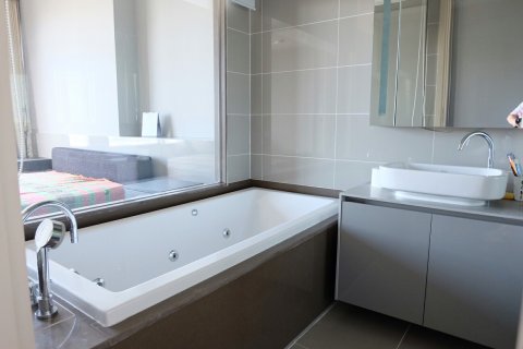 Condominio de 2 dormitorios en Phaya Thai, Bangkok, Tailandia № 144196 - foto 21