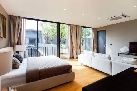 Haus in Bangkok, Thailand 4 Schlafzimmer № 157549