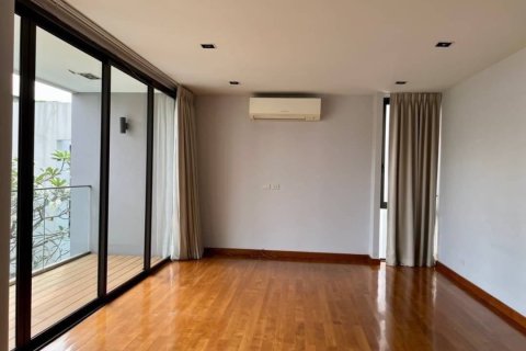 Casa de 4 dormitorios en Bangkok, Tailandia № 157548 - foto 12