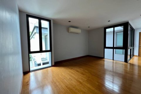 Casa de 4 dormitorios en Bangkok, Tailandia № 157548 - foto 2