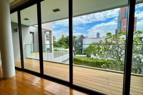 Casa de 4 dormitorios en Bangkok, Tailandia № 157548 - foto 6
