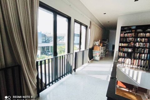 Casa de 4 dormitorios en Bangkok, Tailandia № 157548 - foto 10