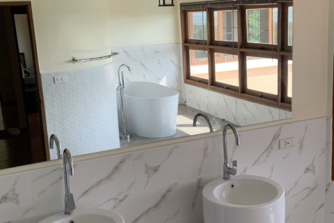 Chalet de 6 dormitorios en Phuket, Tailandia № 163276 - foto 20