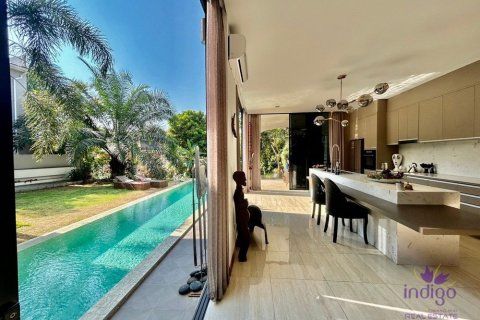 Chalet de 5 dormitorios en Chiang Mai, Tailandia № 162609 - foto 5