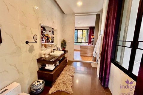 Chalet de 5 dormitorios en Chiang Mai, Tailandia № 162609 - foto 23